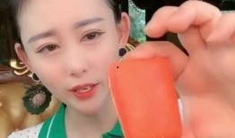 农村美女吃网红瓜